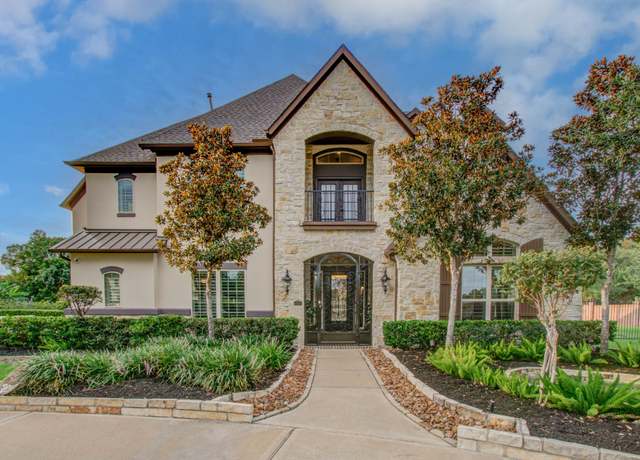Property at 4502 Southhampton Ct, Missouri City, TX 77459, 6 beds, 5.5 baths