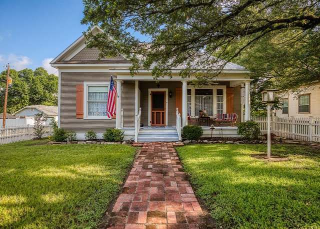 Property at 314 W Vulcan St, Brenham, TX 77833, 2 beds, 1 bath