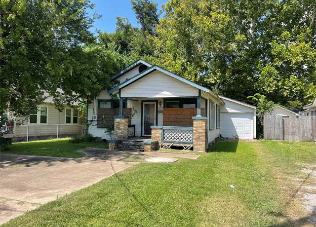 Property at 202 S Magnolia St, Highlands, TX 77562, 3 beds, 1 bath