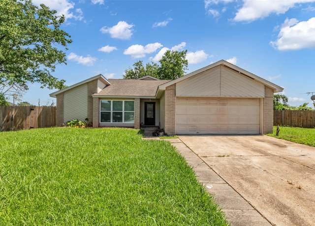 Property at 1602 Evesham Dr, Houston, TX 77015, 5 beds, 3 baths