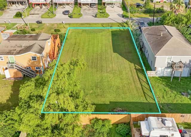 Property at 919 12th St, Dickinson, TX 77539