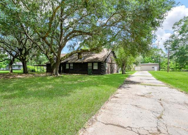 Property at 14374 Strausie Ln, Conroe, TX 77302, 5 beds, 2.5 baths
