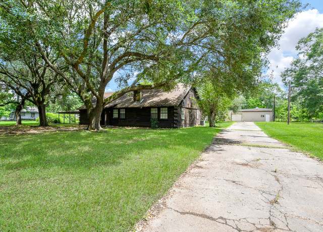 Property at 14374 Strausie Ln, Conroe, TX 77302, 5 beds, 2.5 baths