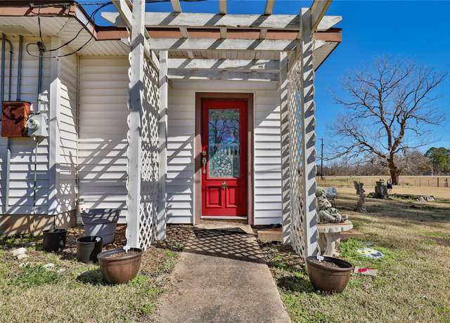 Property at 14669 Tx-35, Sweeny, TX 77480, 2 beds, 2 baths