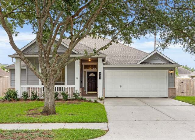 Property at 934 Mystic Village Ln, Seabrook, TX 77586, 4 beds, 2 baths