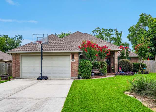 Property at 1095 Gladstone Dr, League City, TX 77573, 3 beds, 2 baths