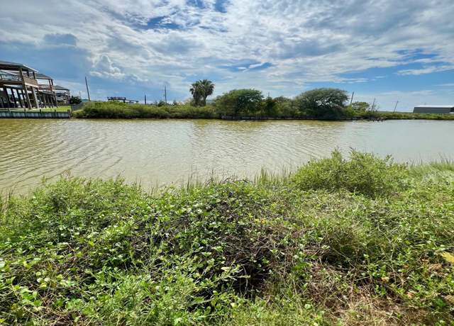 Property at 1129 Pompano Ln, Crystal Beach, TX 77650