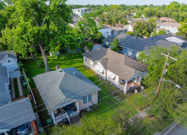 Property at 711 E 12th St, Houston, TX 77008, 2 beds, 1 bath