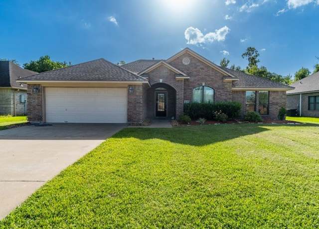 Property at 1028 Cardinal Dr, Richwood, TX 77566, 3 beds, 2 baths