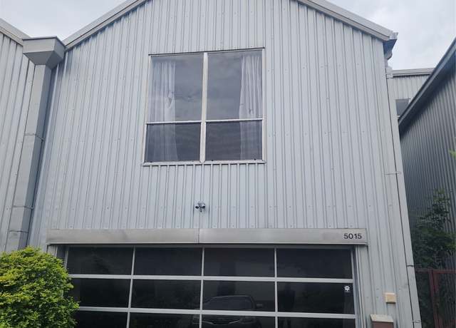 Property at 5015 Floyd St, Houston, TX 77007, 2 beds, 2.5 baths