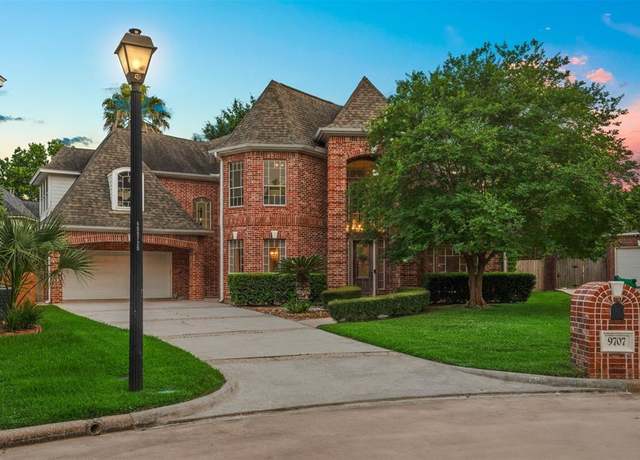 Property at 9707 Chipstead Cir, Spring, TX 77379, 5 beds, 5.5 baths