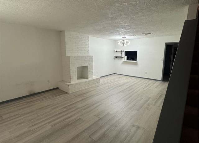 Property at 355 Audrey Ln #355, Houston, TX 77015, 2 beds, 2.5 baths