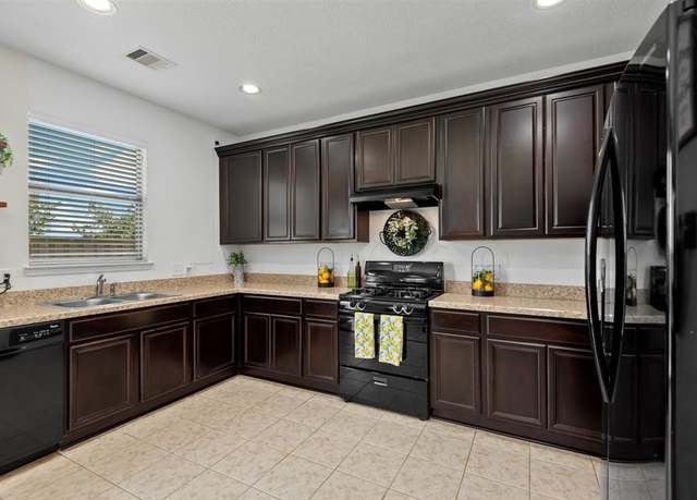 Property at 914 Bandon Ln, Houston, TX 77073, 4 beds, 2.5 baths