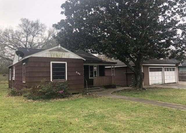 Property at 201 Smith St, Clute, TX 77531, 3 beds, 1 bath