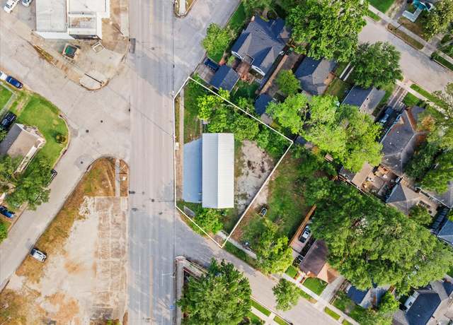 Property at 5207 N Main St, Houston, TX 77009
