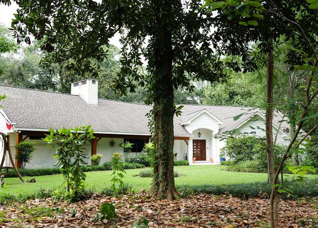 Property at 9818 Shadow Wood Dr, Houston, TX 77080, 3 beds, 3.5 baths