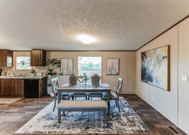 Property at 135 PR Frio Ests, Moore, TX 78057, 5 beds, 3 baths