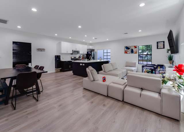 Property at 727 E 40th St, Houston, TX 77022, 3 beds, 2.5 baths