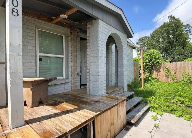 Property at 6908 Larkstone St, Houston, TX 77028, 5 beds, 3 baths