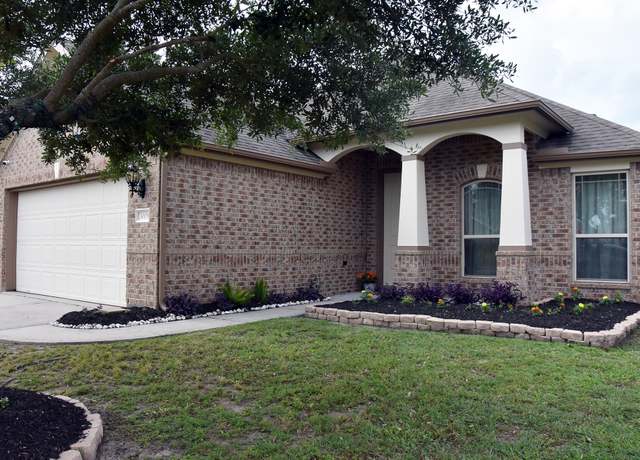 Property at 3009 Kurth Canyon Ct, League City, TX 77573, 3 beds, 2 baths