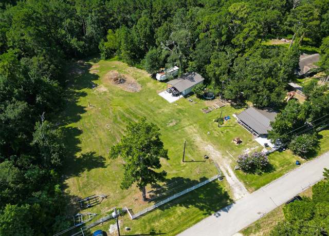Property at 21387 Martin Rd, Montgomery, TX 77316, 2 beds, 1 bath