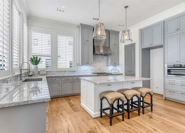 Property at 5219 Calle Cordoba Pl, Houston, TX 77007, 3 beds, 3.5 baths