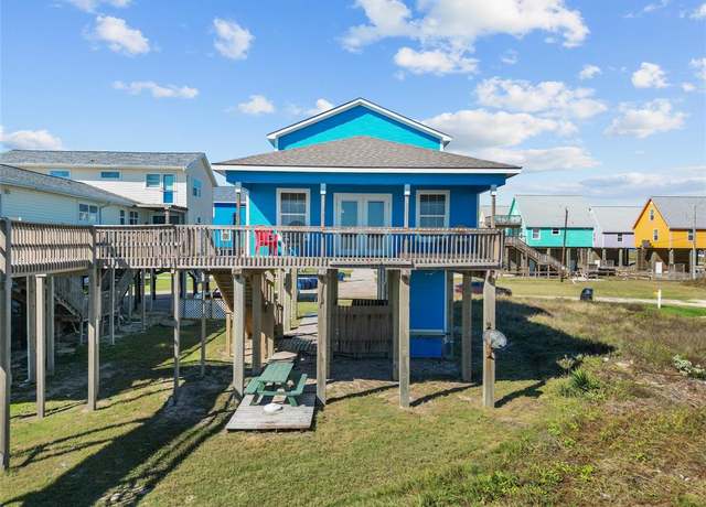 Property at 211 Ocean Dr, Surfside Beach, TX 77541, 3 beds, 2.5 baths