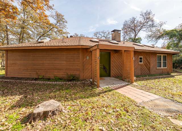 Property at 64 Golfview Dr, Hilltop Lakes, TX 77871, 2 beds, 2 baths