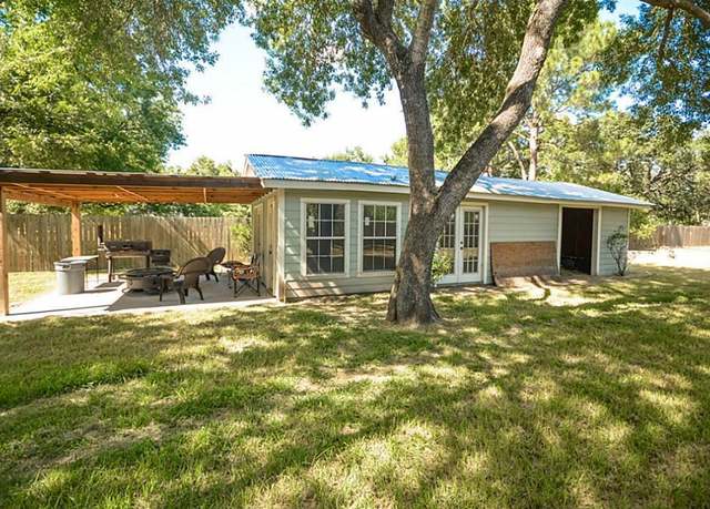 Property at 116 Texas Ave, League City, TX 77573, 3 beds, 1 bath