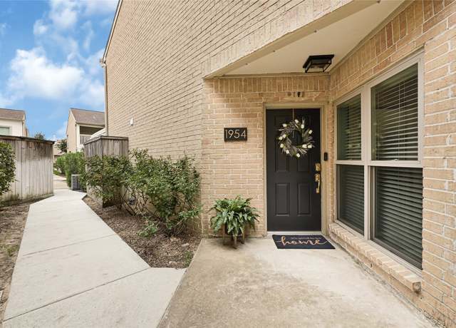 Property at 1954 Augusta Dr #32, Houston, TX 77057, 2 beds, 2.5 baths
