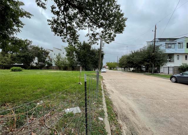 Property at 2102 Tuam St, Houston, TX 77004