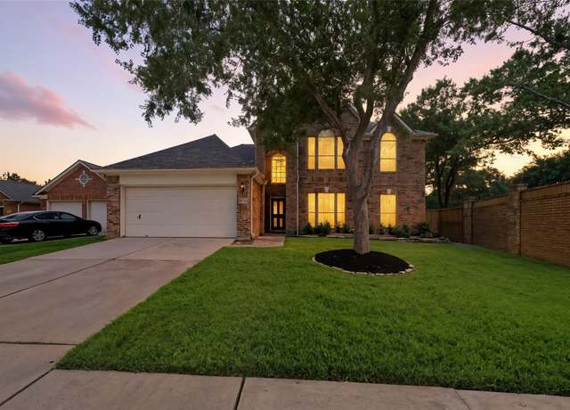 Property at 2715 Beacon Bay Cir, Friendswood, TX 77546, 5 beds, 2.5 baths
