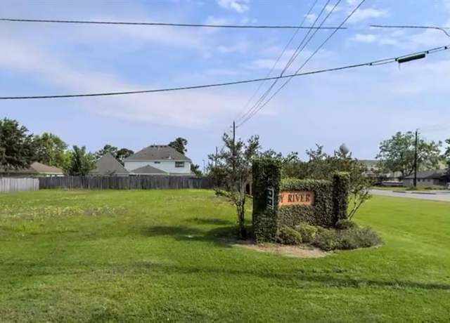 Property at 702 Fairfield Ave, La Porte, TX 77571