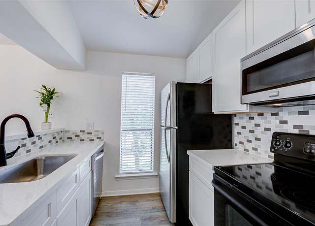 Property at 3500 Tangle Brush Dr #146, The Woodlands, TX 77381, 2 beds, 2 baths