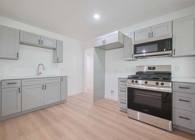 Property at 606 Cresline St, Houston, TX 77076, 3 beds, 2 baths