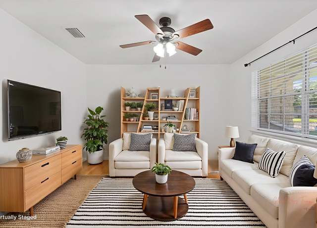 Property at 7634 Battlecreeck Dr, Houston, TX 77040, 3 beds, 1.5 baths