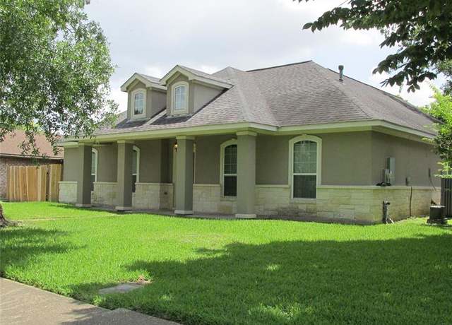 Property at 2211 Briarview Dr, Houston, TX 77077, 4 beds, 2.5 baths