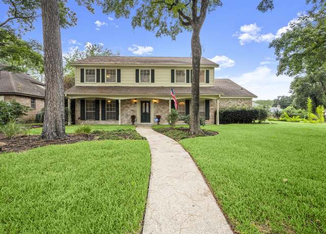 Property at 3402 Candleridge Dr, Spring, TX 77388, 5 beds, 3.5 baths