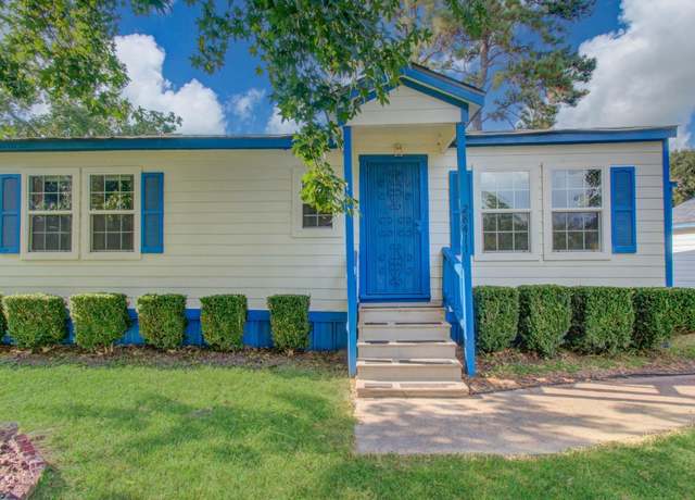Property at 28411 Red Fox Ln, Pinehurst, TX 77362, 2 beds, 2.5 baths