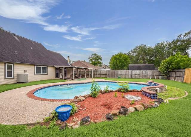 Property at 730 S Illinois Ave, League City, TX 77573, 3 beds, 2.5 baths