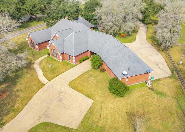 Property at 5474 County Road 359, Sweeny, TX 77480, 3 beds, 2.5 baths