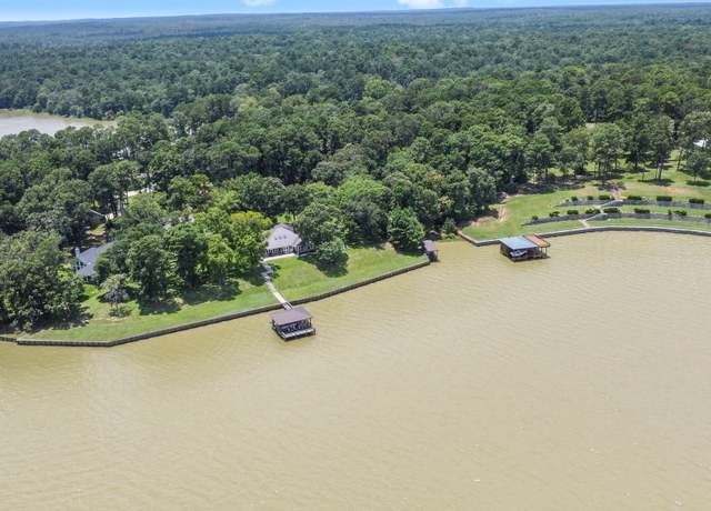 Property at 191 Beth Cir, Huntsville, TX 77320, 3 beds, 2.5 baths