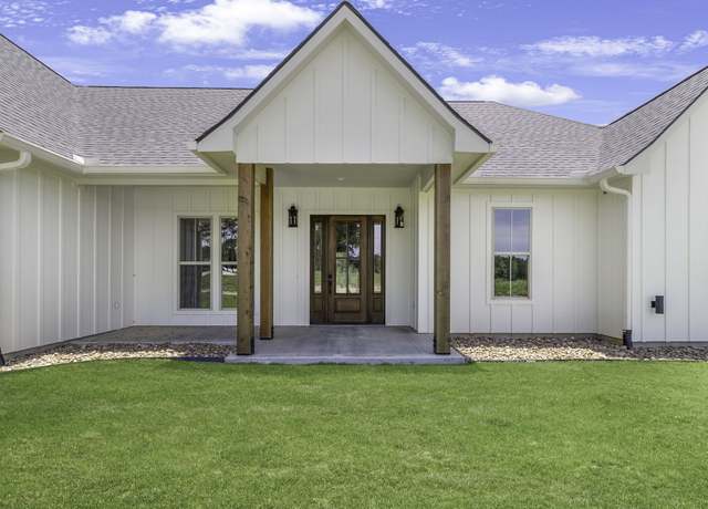 Property at 303 Bonfire Bnd, Livingston, TX 77351, 4 beds, 2 baths