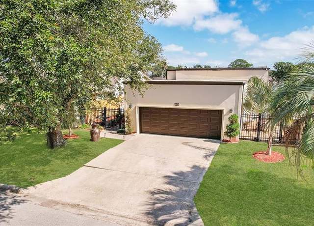 Property at 34 Lakeview Dr, Galveston, TX 77551, 3 beds, 3.5 baths