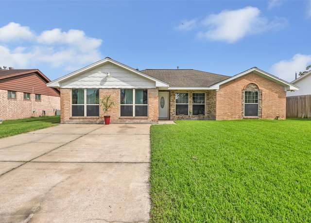 Property at 13327 Forest Knoll Dr, Houston, TX 77049, 4 beds, 2.5 baths