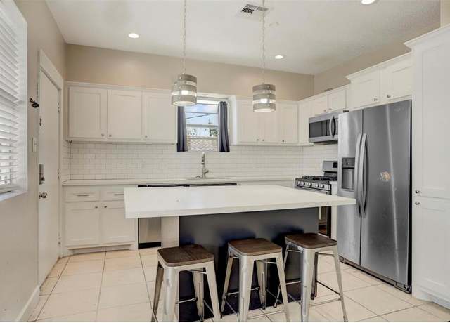 Property at 1612 39th St, Galveston, TX 77550, 6 beds, 2 baths