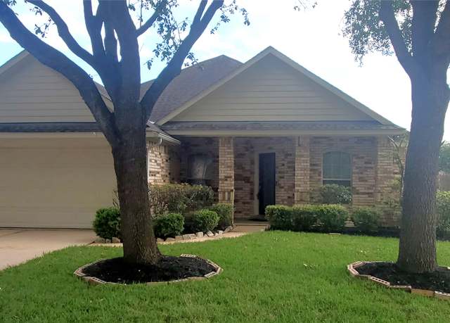 Property at 10208 Forest Spring Ln, Pearland, TX 77584, 3 beds, 2 baths
