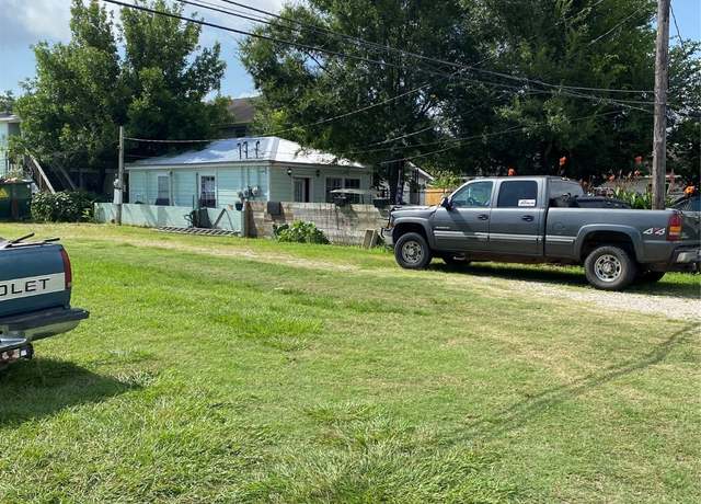Property at 119 3rd St, Dickinson, TX 77539, 1 bed, 1 bath
