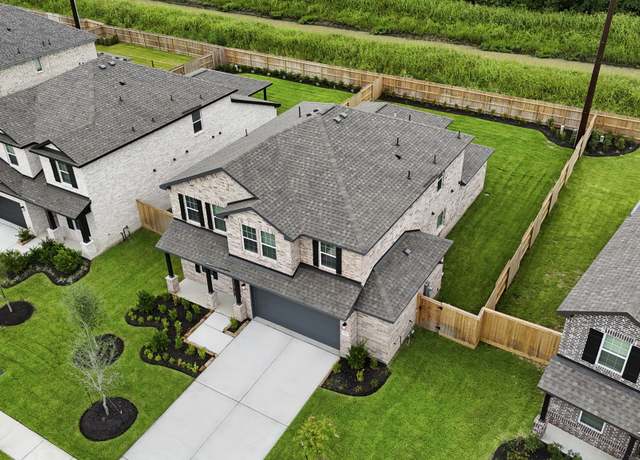 Property at 5010 Magnolia Springs Dr, Pearland, TX 77584, 4 beds, 2.5 baths