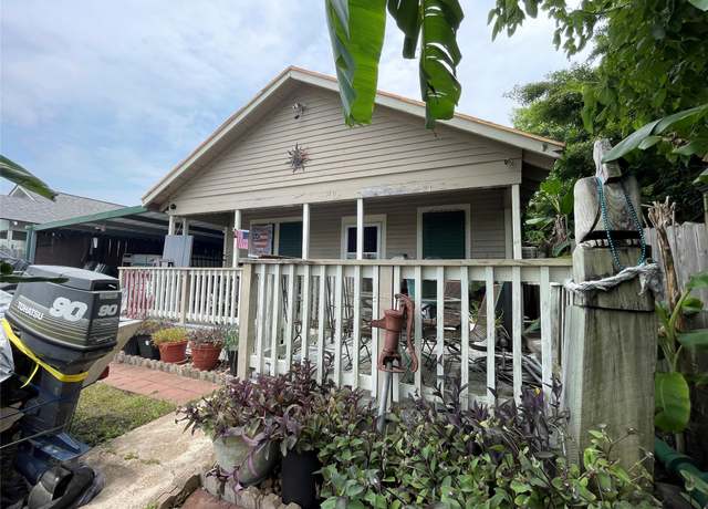 Property at 5510 Avenue R, Galveston, TX 77551, 2 beds, 1 bath